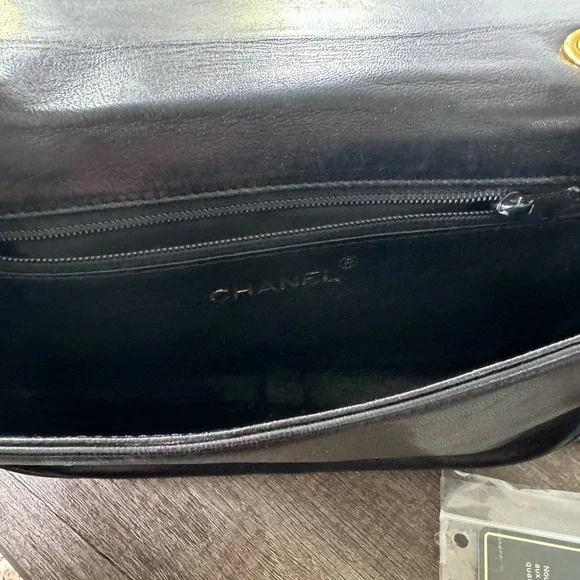 CHANEL Calfskin Crossbody ✨ - Picture 3 of 8